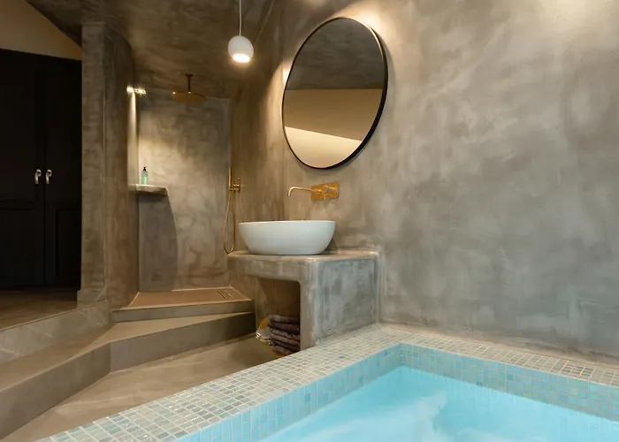 Kudos Firostefani Aparthotel 4*