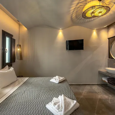 Kudos Firostefani Aparthotel